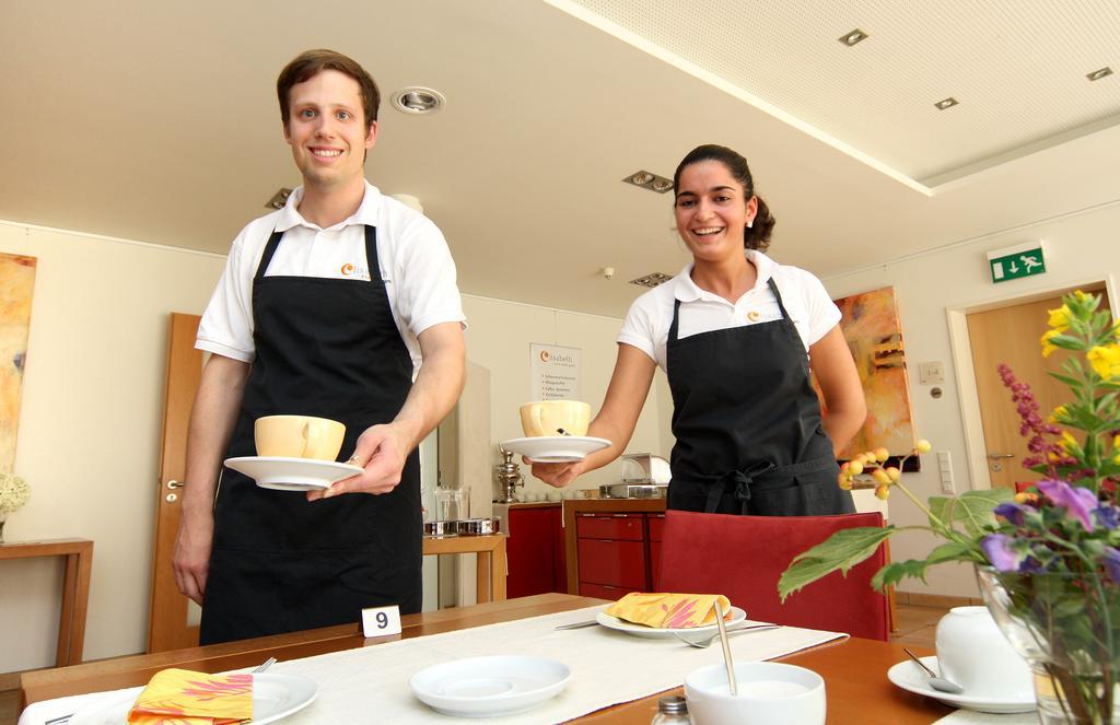 Elisabeth Hotel Garni เดทโมลด์ ภายนอก รูปภาพ