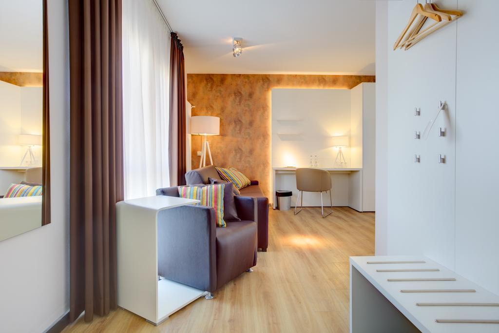 Elisabeth Hotel Garni เดทโมลด์ ภายนอก รูปภาพ